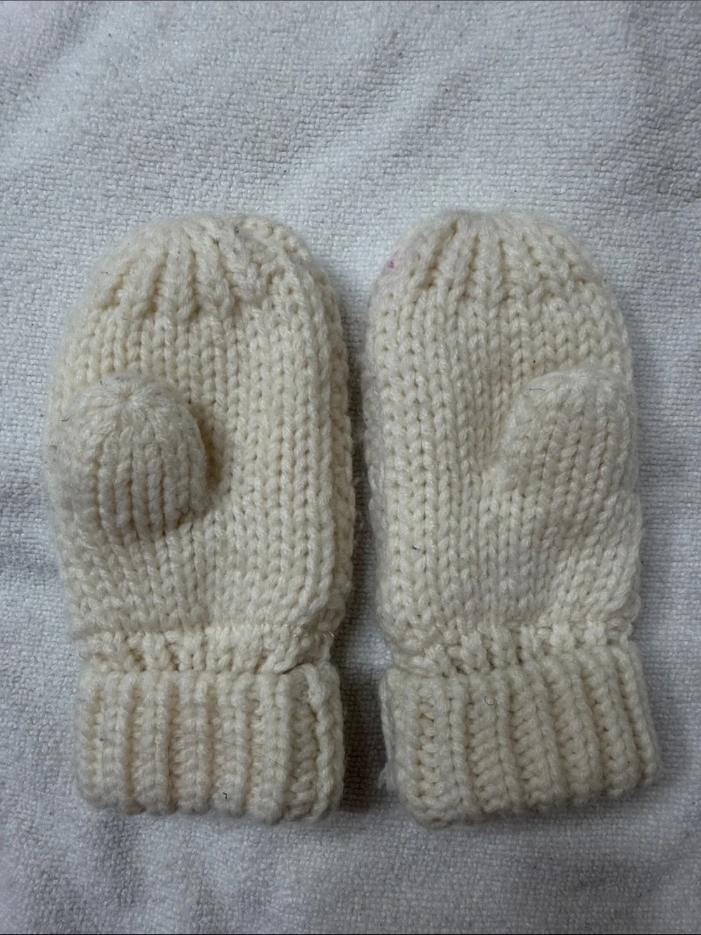 GAP Cream Cable Knit Kids Mittens